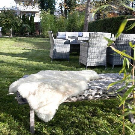 Family Wellhouse Green Garden Direct In Salzburg, Sunny Big Garden, Up To 16 Pax, Bikes For Free, Bbq, Sunbeds, Parking For Free, 15 Min Sound Of Music מראה חיצוני תמונה