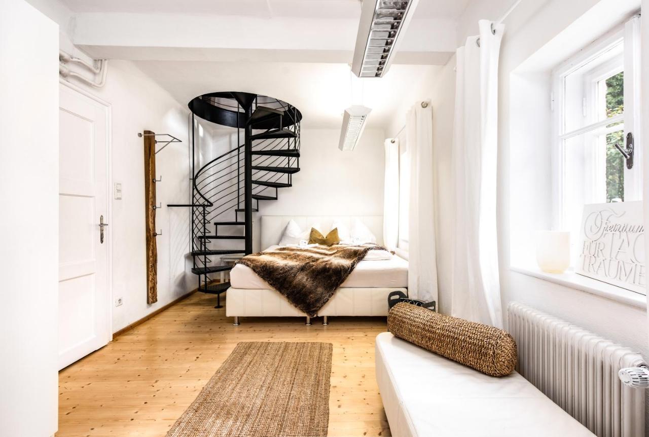 Family Wellhouse Green Garden Direct In Salzburg, Sunny Big Garden, Up To 16 Pax, Bikes For Free, Bbq, Sunbeds, Parking For Free, 15 Min Sound Of Music מראה חיצוני תמונה