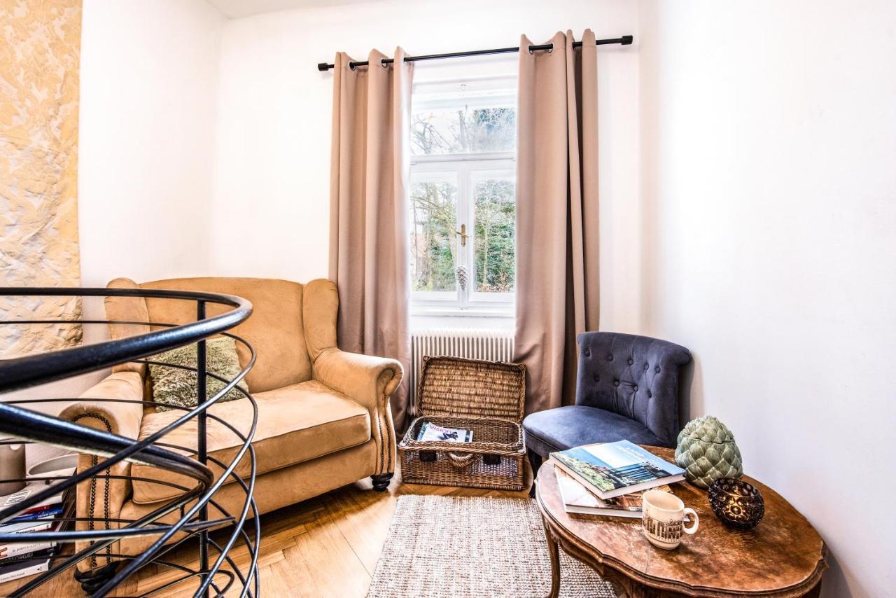 Family Wellhouse Green Garden Direct In Salzburg, Sunny Big Garden, Up To 16 Pax, Bikes For Free, Bbq, Sunbeds, Parking For Free, 15 Min Sound Of Music מראה חיצוני תמונה