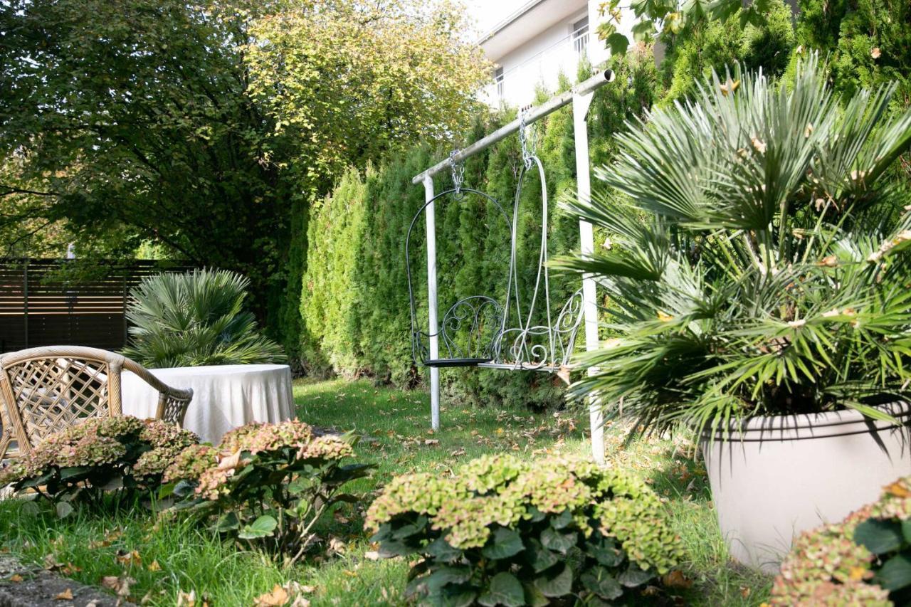 Family Wellhouse Green Garden Direct In Salzburg, Sunny Big Garden, Up To 16 Pax, Bikes For Free, Bbq, Sunbeds, Parking For Free, 15 Min Sound Of Music מראה חיצוני תמונה
