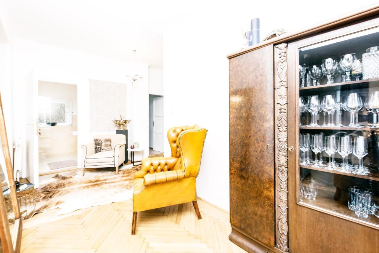 Family Wellhouse Green Garden Direct In Salzburg, Sunny Big Garden, Up To 16 Pax, Bikes For Free, Bbq, Sunbeds, Parking For Free, 15 Min Sound Of Music מראה חיצוני תמונה