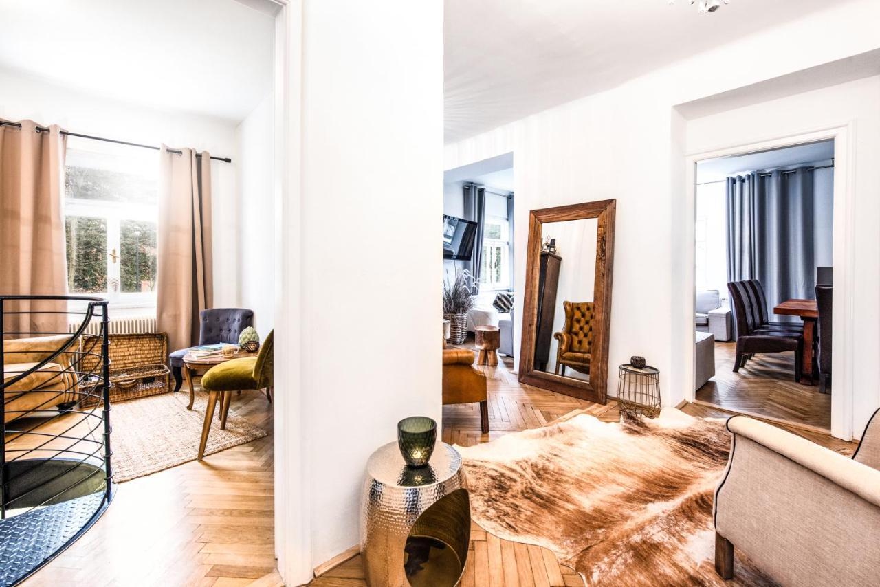 Family Wellhouse Green Garden Direct In Salzburg, Sunny Big Garden, Up To 16 Pax, Bikes For Free, Bbq, Sunbeds, Parking For Free, 15 Min Sound Of Music מראה חיצוני תמונה