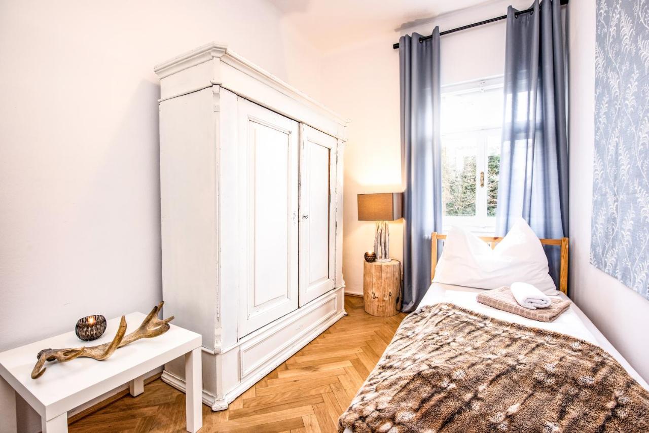 Family Wellhouse Green Garden Direct In Salzburg, Sunny Big Garden, Up To 16 Pax, Bikes For Free, Bbq, Sunbeds, Parking For Free, 15 Min Sound Of Music מראה חיצוני תמונה