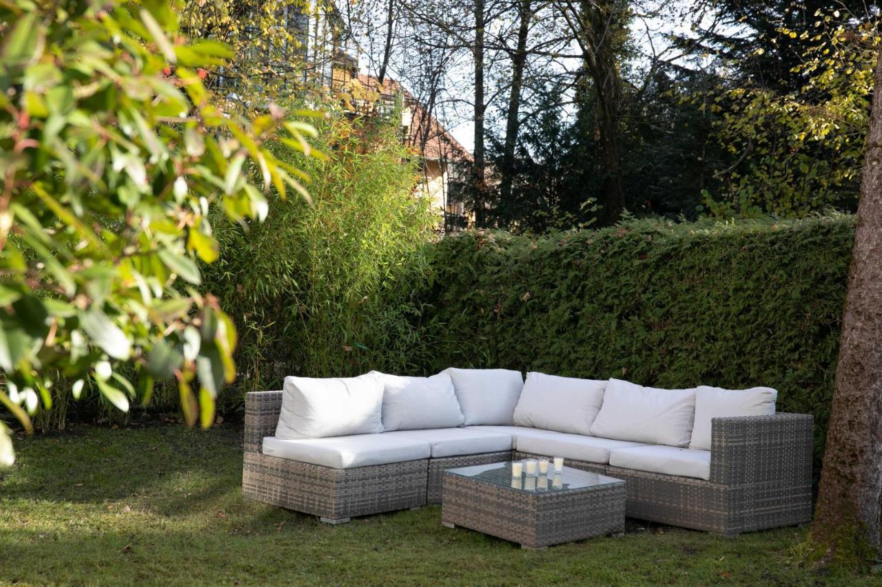 Family Wellhouse Green Garden Direct In Salzburg, Sunny Big Garden, Up To 16 Pax, Bikes For Free, Bbq, Sunbeds, Parking For Free, 15 Min Sound Of Music מראה חיצוני תמונה