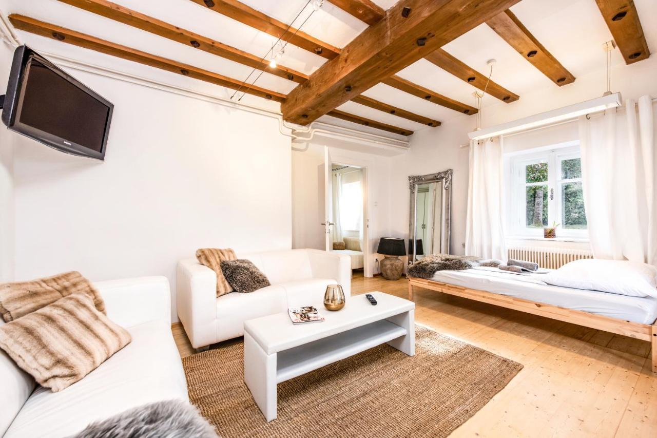 Family Wellhouse Green Garden Direct In Salzburg, Sunny Big Garden, Up To 16 Pax, Bikes For Free, Bbq, Sunbeds, Parking For Free, 15 Min Sound Of Music מראה חיצוני תמונה
