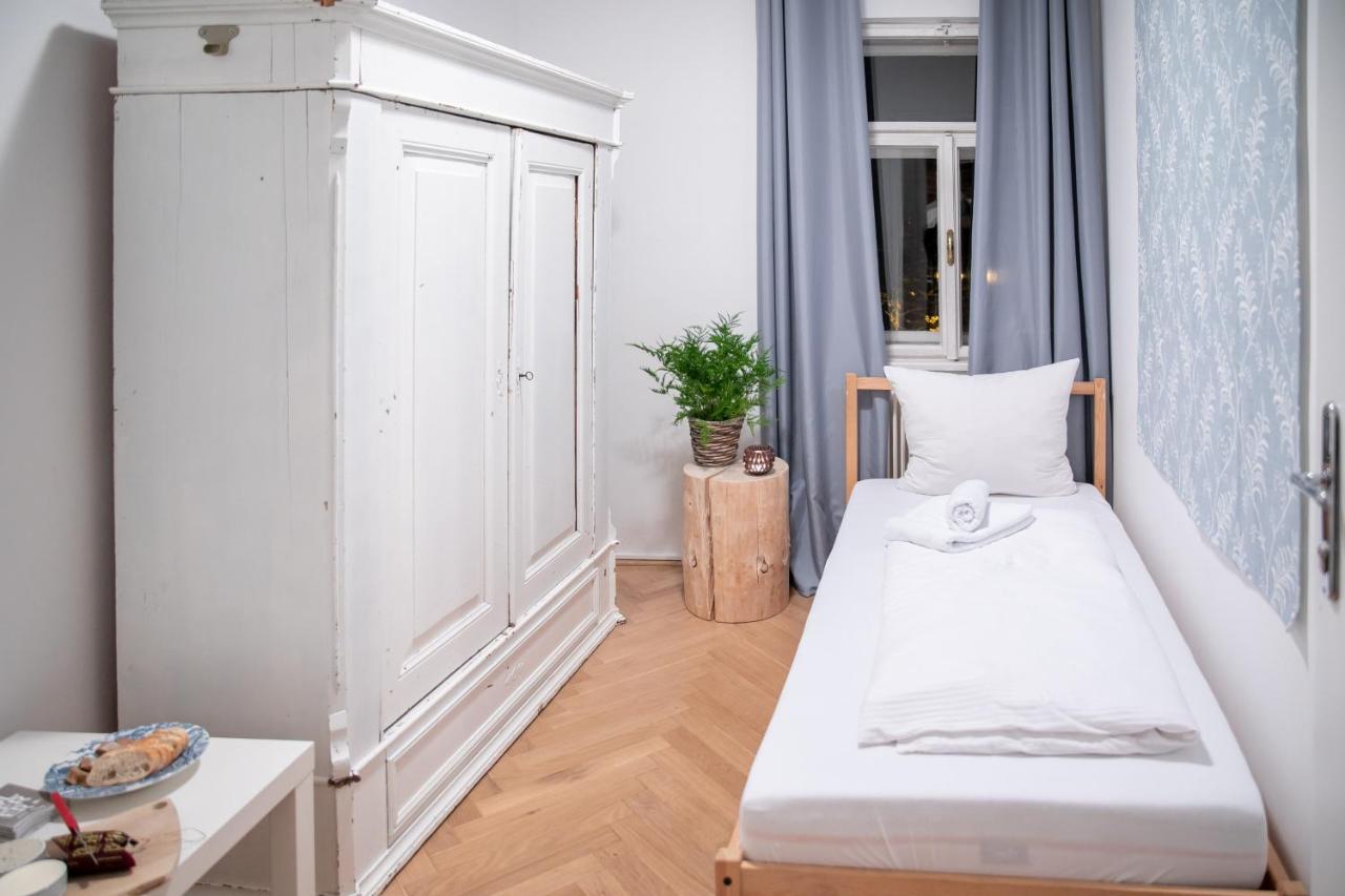 Family Wellhouse Green Garden Direct In Salzburg, Sunny Big Garden, Up To 16 Pax, Bikes For Free, Bbq, Sunbeds, Parking For Free, 15 Min Sound Of Music מראה חיצוני תמונה