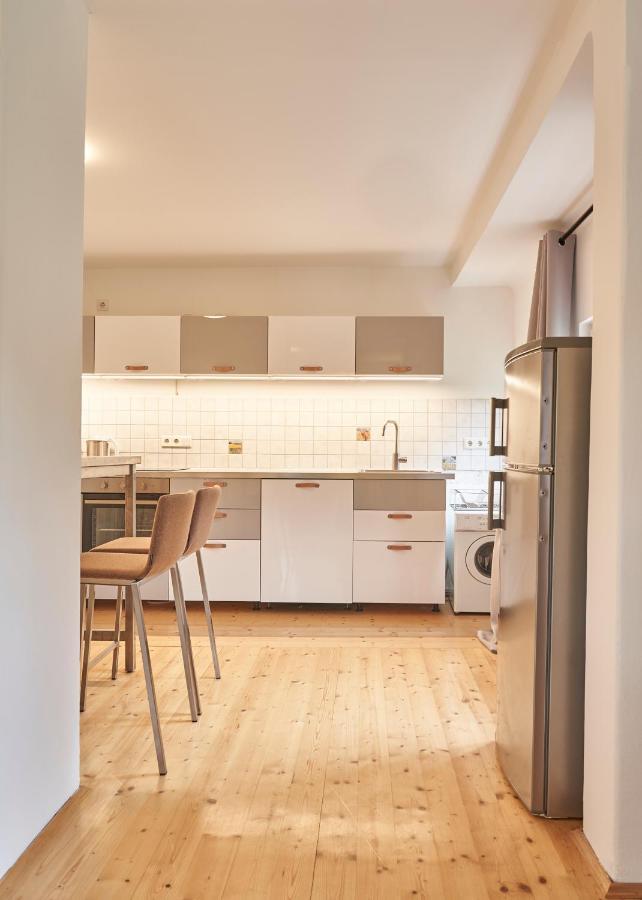 Family Wellhouse Green Garden Direct In Salzburg, Sunny Big Garden, Up To 16 Pax, Bikes For Free, Bbq, Sunbeds, Parking For Free, 15 Min Sound Of Music מראה חיצוני תמונה