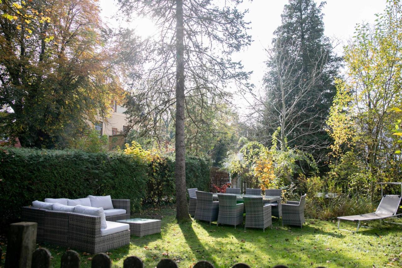 Family Wellhouse Green Garden Direct In Salzburg, Sunny Big Garden, Up To 16 Pax, Bikes For Free, Bbq, Sunbeds, Parking For Free, 15 Min Sound Of Music מראה חיצוני תמונה